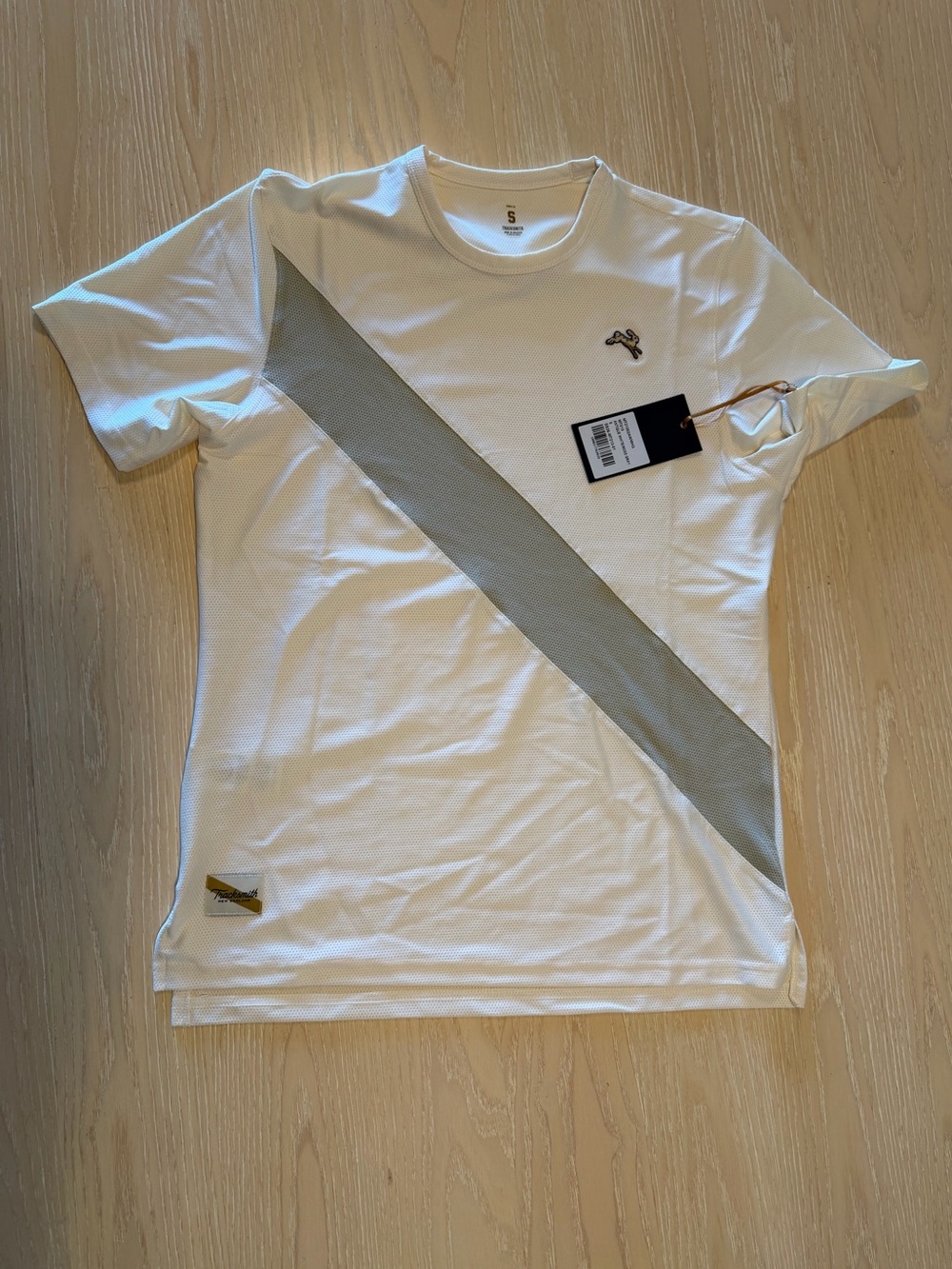 Tracksmith Van Cortlandt Tee. Antique white / moss grey. Men’s Small.